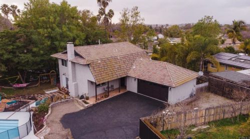 1214 Warmlands Ave, Vista, CA 92084-4203