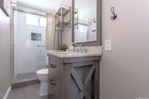 2418 Royal Ave, Simi Valley CA 93065-4759 exterior