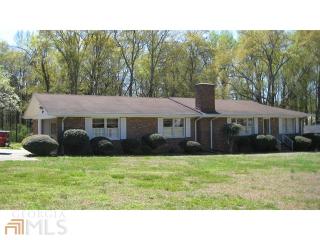 566 Pine Valley Dr, Royston, GA 30662-2212