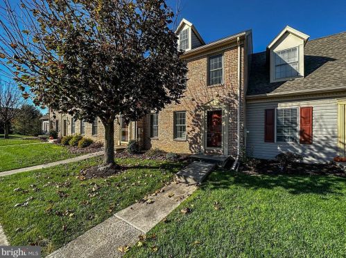 116 Weatherburn Dr, York, PA 17402-7772