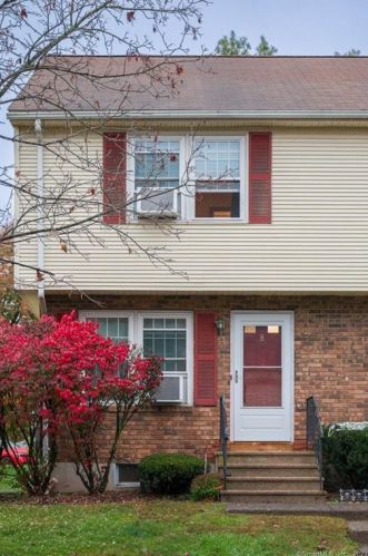 3 Countryside Ln, Middletown, CT 06457-6000