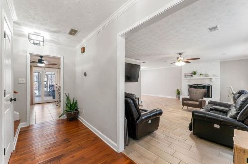 3160 Woodbridge Ct, Lithonia, GA 30039-8056