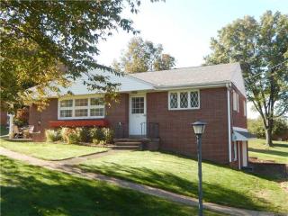 514 Cochran Dr, Greensburg PA  15601-4608 exterior
