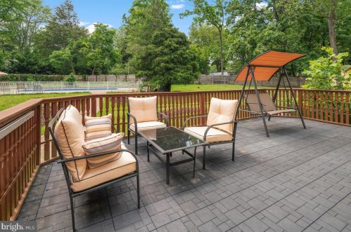 1 Teak Ln, Princeton NJ 08540-4724 exterior