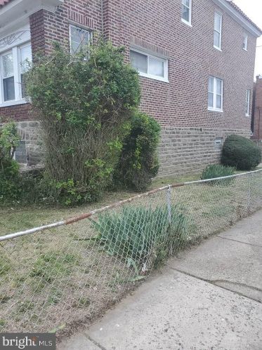 7239 18th St, Philadelphia, PA 19126-1502