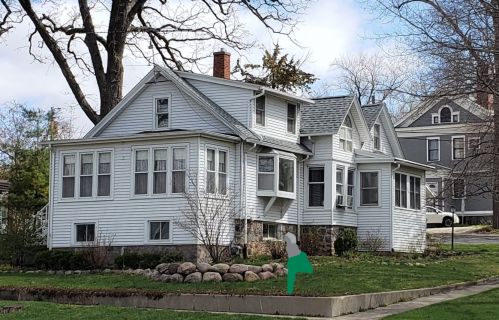 701 Division St, Alden, IL 60033-2221
