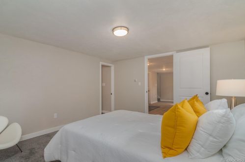 4616 Pearl St, Englewood CO  80113-5835 exterior