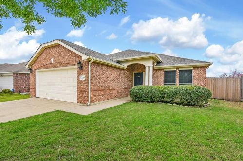 6520 Stone Lake Dr, Fort Worth TX  76179-7764 exterior