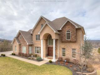 197 St Andrews Dr, Barboursville WV  25504-1941 exterior