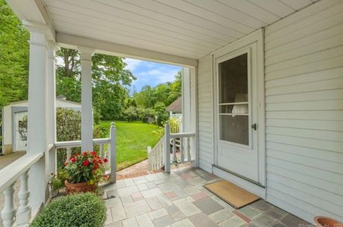 45 Sycamore St, Windsor, CT 06095-3029