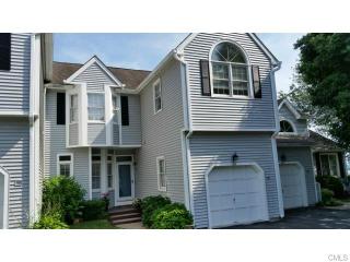 65 Katherine Ct, Huntington, CT 06484-4336