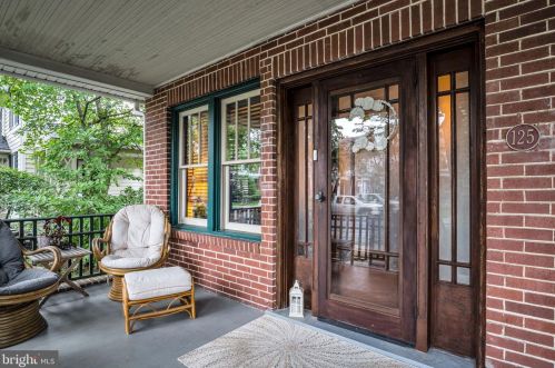 125 Parker St, Carlisle PA  17013-2821 exterior