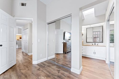 537 Hollydale Ln, Anaheim CA  92808-1931 exterior