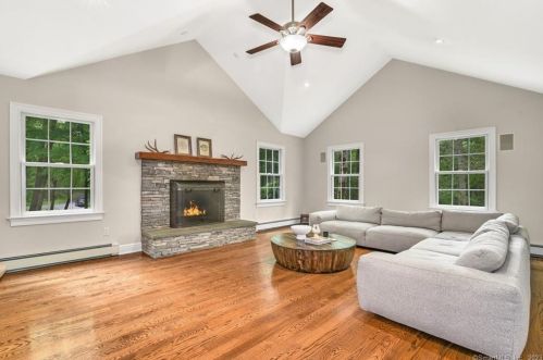 31 Hollow Tree Pl, Wilton CT  06897-2314 exterior