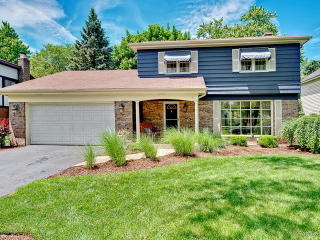 7826 Pine Pkwy, Oak Brook, IL 60561-5034