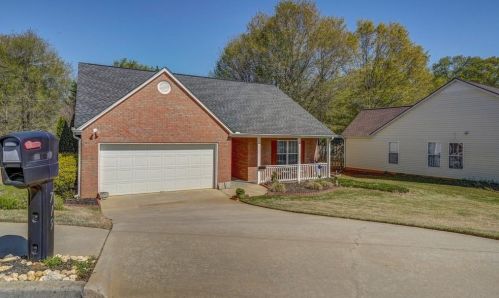 719 Jacoby Dr, Loganville, GA 30052-6719