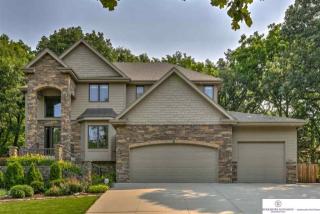 19003 Oak Ln, Gretna, NE 68028-7234