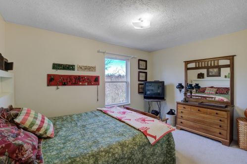 9639 Fallsridge Ct, Cincinnati OH 45231-2885 exterior