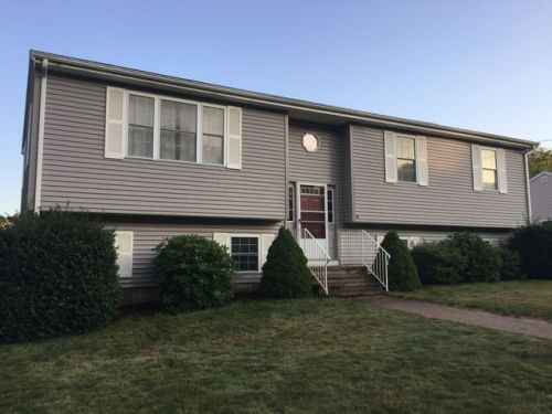 19 Jolly Ln, Westerly, RI 02891-3021