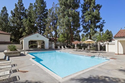 2051 Lakeridge Cir, Chula Vista CA  91913-2368 exterior