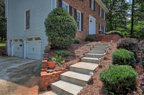 1418 Red Fox Run, Lilburn, GA 30047-2471