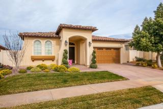 118 Country Club Dr, Calimesa, CA 92320-2077