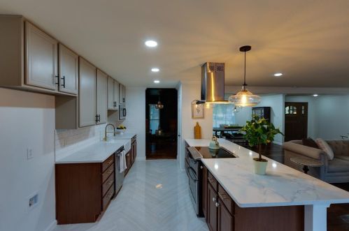 3829 Crown Shore Dr, Dallas TX  75244-7136 exterior