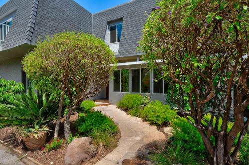 106 Springer Rd, Los Altos, CA 94024-3144