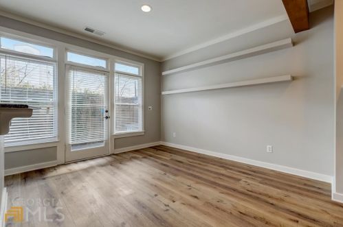 1516 Howell Mill Rd, Atlanta GA  30318-3165 exterior