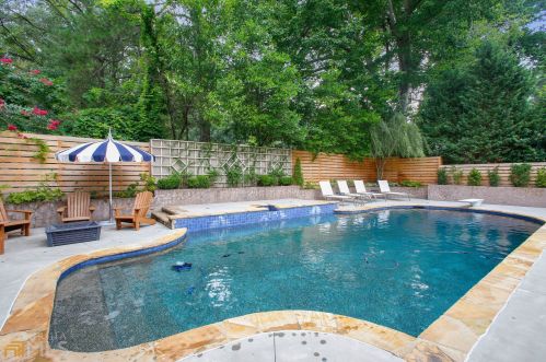 1090 Berkshire Rd, Atlanta GA  30306-3002 exterior