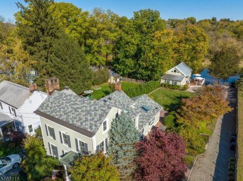 20 Halstead St, Clinton, NJ 08809-1307