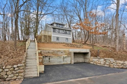 50 Mountain Rd, Sparta, NJ 07871-3105