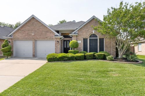 2 Laura Elizabeth Ct, Midlothian, TX 76063-5188