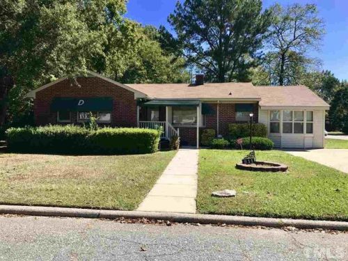 211 Sumner St, Selma, NC 27576-2527