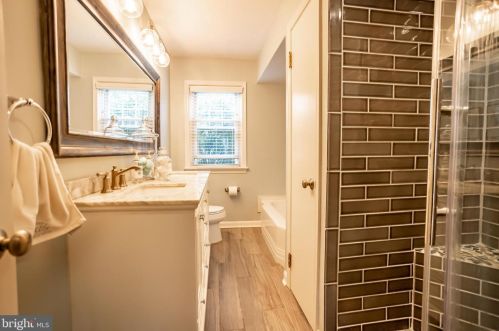 221 Clearview Rd, Hanover PA 17331-1311 exterior