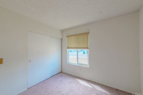 5985 Kitty Hawk Dr, Riverside CA  92504-1445 exterior