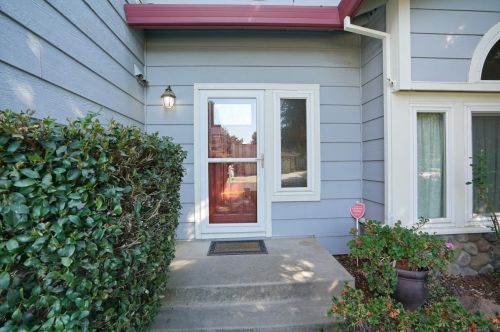 8829 Mountbatten Way, Elk Grove, CA 95624-3053