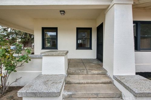 206 L St, Madera, CA 93637-4437