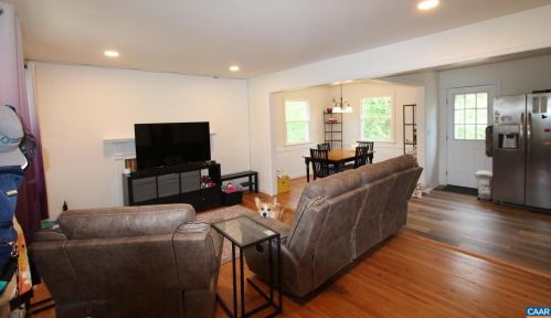 435 Moseley Dr, Charlottesville, VA 22903-4304