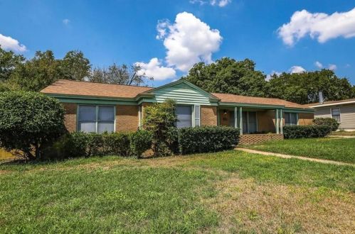 3248 Bigham Blvd, Fort Worth TX  76116-4312 exterior