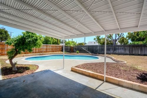 10440 Hole Ave, Riverside CA  92505-1620 exterior