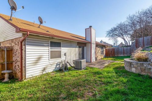 7909 Katie Ln, Fort Worth TX 76148-1512 exterior