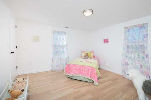 41 New Marker Rd, Wapping CT  06074-1863 exterior