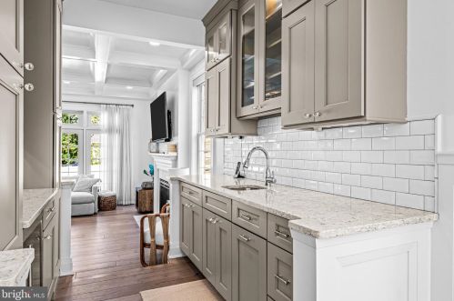 605 Warwick Rd, Tavistock NJ  08033-3926 exterior