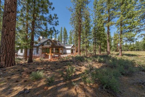 11582 Henness Rd, Truckee, CA 96161-2988