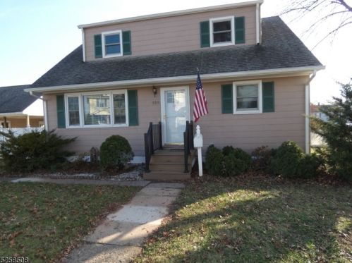 515 Brooks Blvd, Manville, NJ 08835-1331