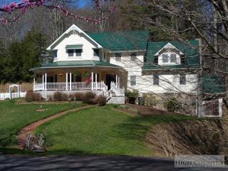 268 Old Keller Farm Rd, Boone, NC 28607-7358