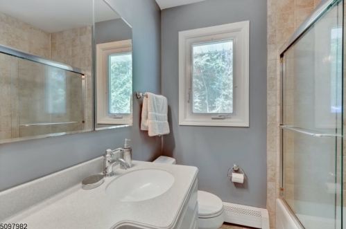 29 Lake Shore Dr, Dover NJ  07803-2942 exterior