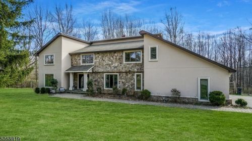11 Fieldstone Rd, Califon, NJ 07830-3114
