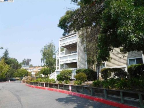 2427 Creekside Ct, Hayward, CA 94542-2358